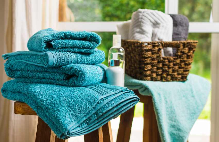 Szybko schnące ręczniki – jakie materiały wybrać?