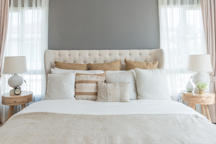 Narzuta na łóżko – element wystroju salonu lub sypialni