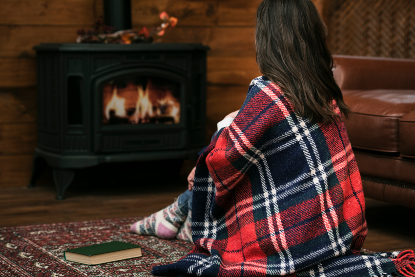 Ciepłe i przytulne koce na zimę – praktyczna ozdoba