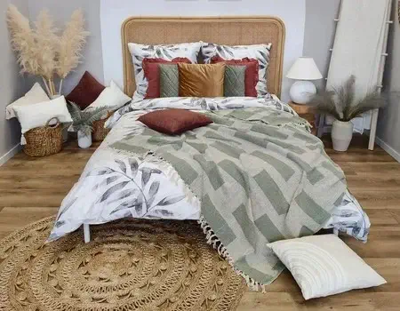 How to decorate a bedroom in boho style?