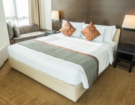 Jak stworzyć „hotelowe łóżko” we własnym mieszkaniu?