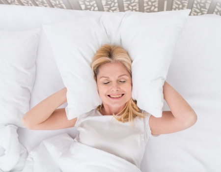 Jak wybrać poduszki do spania zimą? Komfort, podparcie i zdrowie organizmu