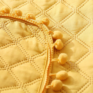 240 x 260 Quilted Two-Sided Pompoo Musthave Bedspread