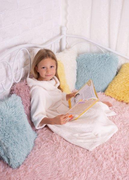 70 x 90 Children's Kangoo Blanket with Mini Sleeves 01