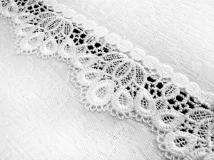 Stain-resistant Tablecloth 150 x 240 with Lace 2100 White