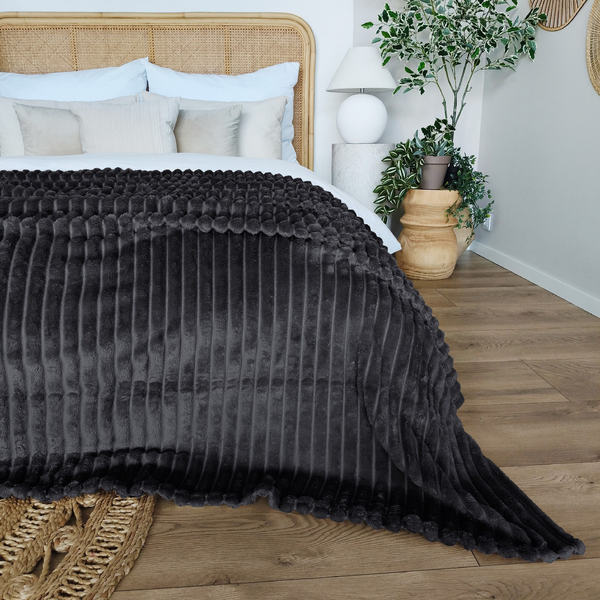 Koc 200 x 220 Mikrofibra Tłoczona Pasy Nuvio 03