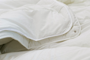 Quilt 200 x 220 Anti-allergenic 4 Seasons Ina 01