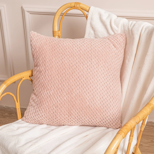 200 x 220 Plush Microfiber Willy Cream Blanket