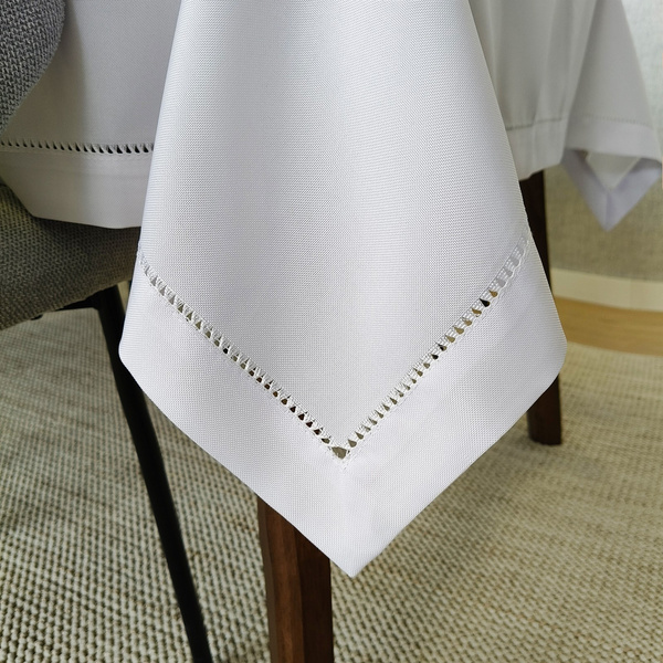 Obrus 140 x 220 Plamoodporny z Mereżką Hanah 001