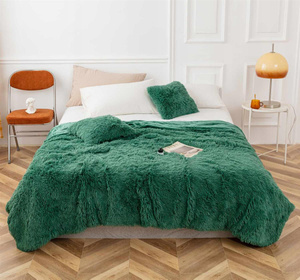 Blanket 70 x 150 Furry Italian Yeti Bottle Green