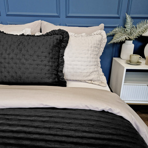 Poszewka 45 x 45 Pikowana Z Falbaną Celia 02