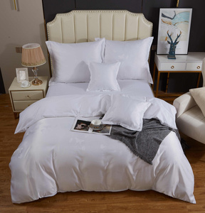 Bedding 220 x 200 5 pcs Satin Embroidered AT017