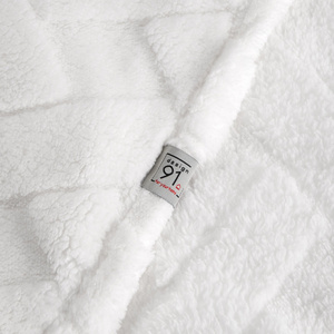 150 x 200 Plush Blanket Herringbone Caro White