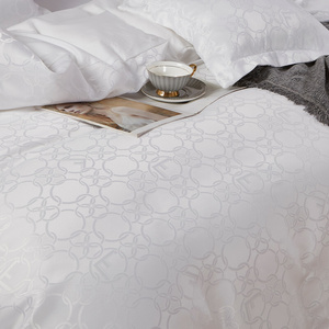 Bedding 160 x 200 5 pcs Satin Embroidered AT012