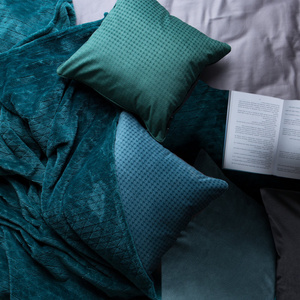 Poszewka 40 x 40 Dekoracyjna Velvet AMELIA Pudrowy