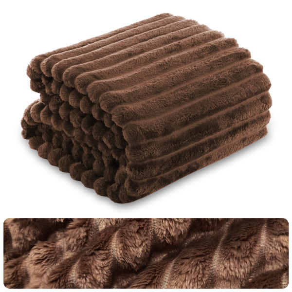 Koc 200 x 220 Mikrofibra Tłoczona Pasy Nuvio 07