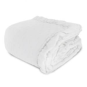 Narzuta 70 x 160 Pikowana Z Falbaną Celia 01