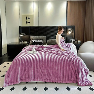 Koc 200 x 220 Mikrofibra Pluszowy Pasy Shirley 03