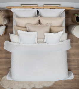 Narzuta 200 x 220 Pikowana Z Falbaną Celia 01