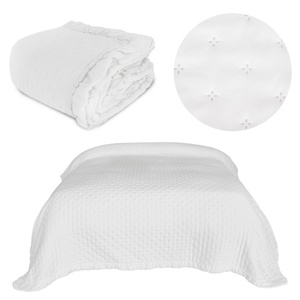 Narzuta 220 x 240 Pikowana Z Falbaną Celia 01