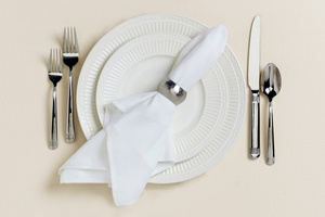 Obrus 140x260 Plamoodporny Klasyczny Elegant Krem