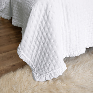 Narzuta 220 x 240 Pikowana Z Falbaną Celia 01