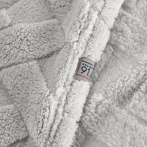 150 x 200 Plush Blanket Herringbone Caro Silver