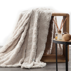 Blanket 150 x 200 Stamped Plush Nancy Beige