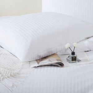 Bedding 220 x 200 3pc Cotton Adamash White