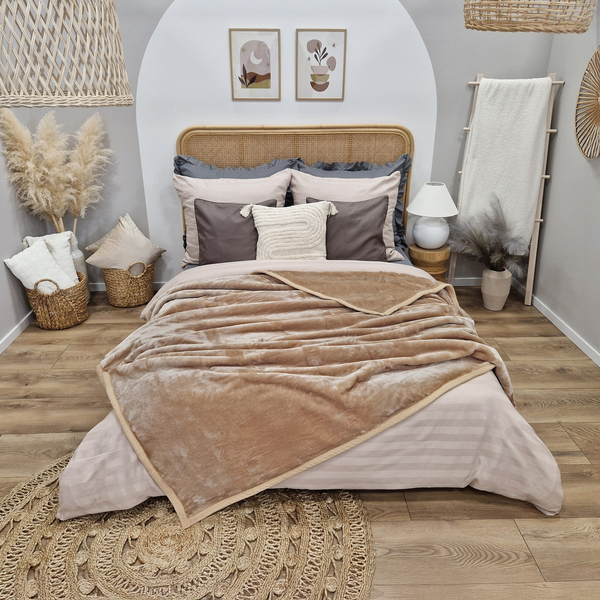 Koc 160 x 200 Akrylowy Jednolity Ciepły Yasemin 01