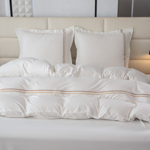 Pościel 140 x 200 2cz Gładka Z Haftem Lumera 01