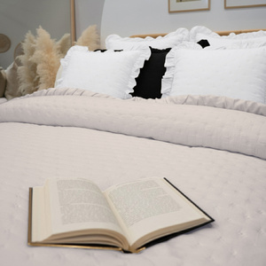 Narzuta 170 x 210 Pikowana Z Falbaną Celia 03