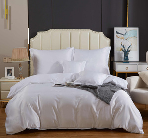 Bedding 160 x 200 5pcs Satin Embroidered AT017