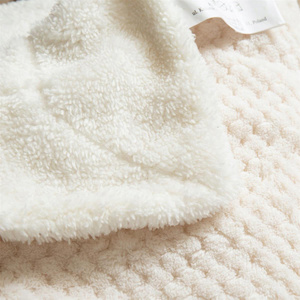 Koc 150 x 200 Mikrofibra Baranek Sherpa Kremowy