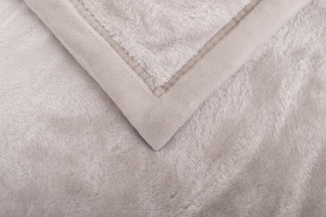 Koc 70 x 160 Akrylowy Jednolity Ciepły Yasemin 07