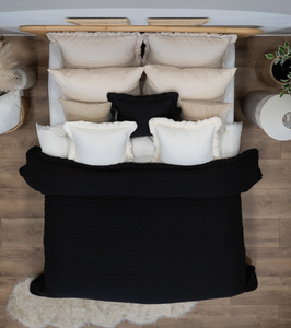 Narzuta 220 x 240 Pikowana Z Falbaną Celia 02