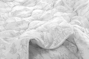 Lily 200 x 220 Anti-allergenic Quilt All Year Round