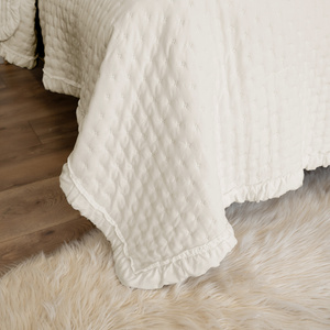 Narzuta 220 x 240 Pikowana Z Falbaną Celia 04