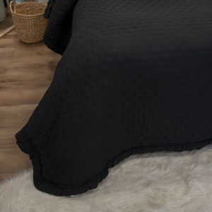 Narzuta 170 x 210 Pikowana Z Falbaną Celia 02