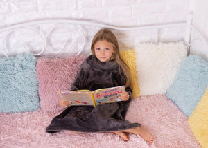 70 x 90 Children's Kangoo Blanket with Mini Sleeves 44