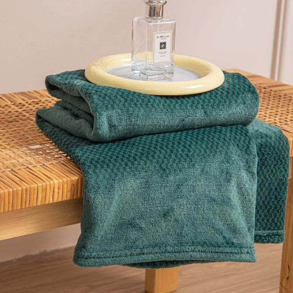 200 x 220 Plush Microfiber Willy Bottle Blanket