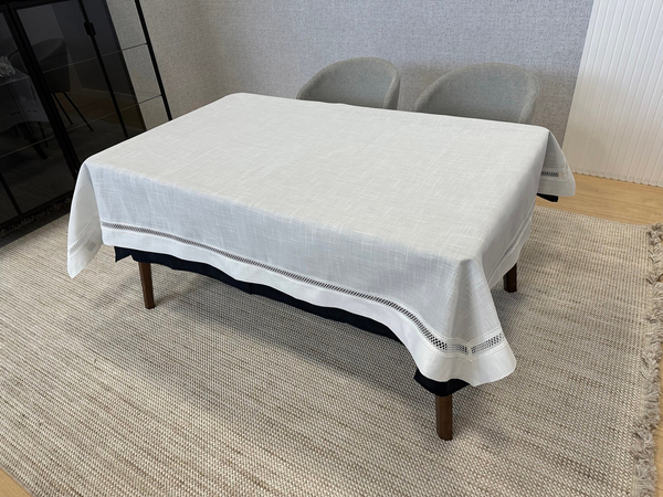 Stain-Resistant Tablecloth 110 x 160 with Lace Nela 549