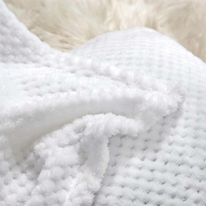 Blanket 70 x 150 Microfiber Jacquard Monte White