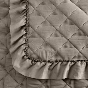 Quilted Bedspread 220 x 240 with Ruffle Vanesa C.Beige