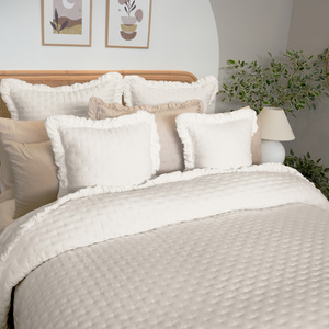 Narzuta 70 x 160 Pikowana Z Falbaną Celia 04