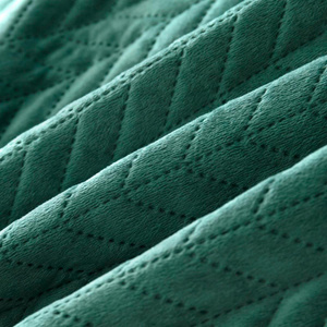 Bedspread 220 x 240 Quilted Velvet Moxie Bottle