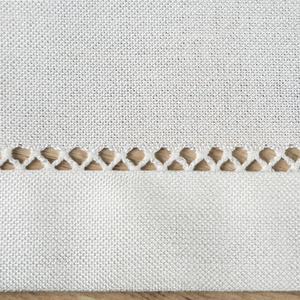 Bieżnik 30 x 40 Dekoracyjny Emily Biały