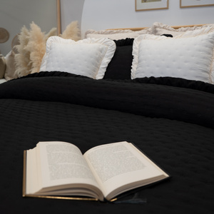 Narzuta 70 x 160 Pikowana Z Falbaną Celia 02