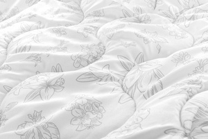 Lily 140 x 200 Anti-allergenic Quilt All Year Round