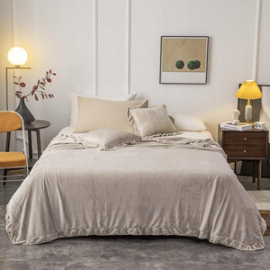 Koc 150 x 200 Mikrofibra Falbanka Ruffly Beżowy